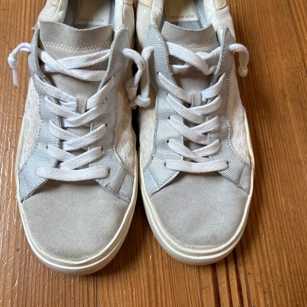 Dolce Vita Zina‎ Sneakers Women Cream Good Mixed Media Calf Hair Suede SIZE 7.5 - Picture 2 of 7
